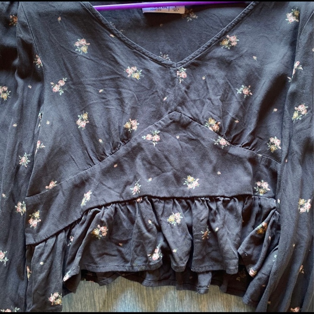 Clothes bundle - Picture 6 of 7